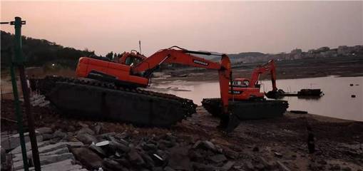 民强水陆两用挖掘机出租 洪湖市大沙优质推荐商家，助力高效施工