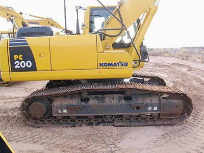 河南湖南二手小松200挖掘机价格解析与工程机械租赁市场观察